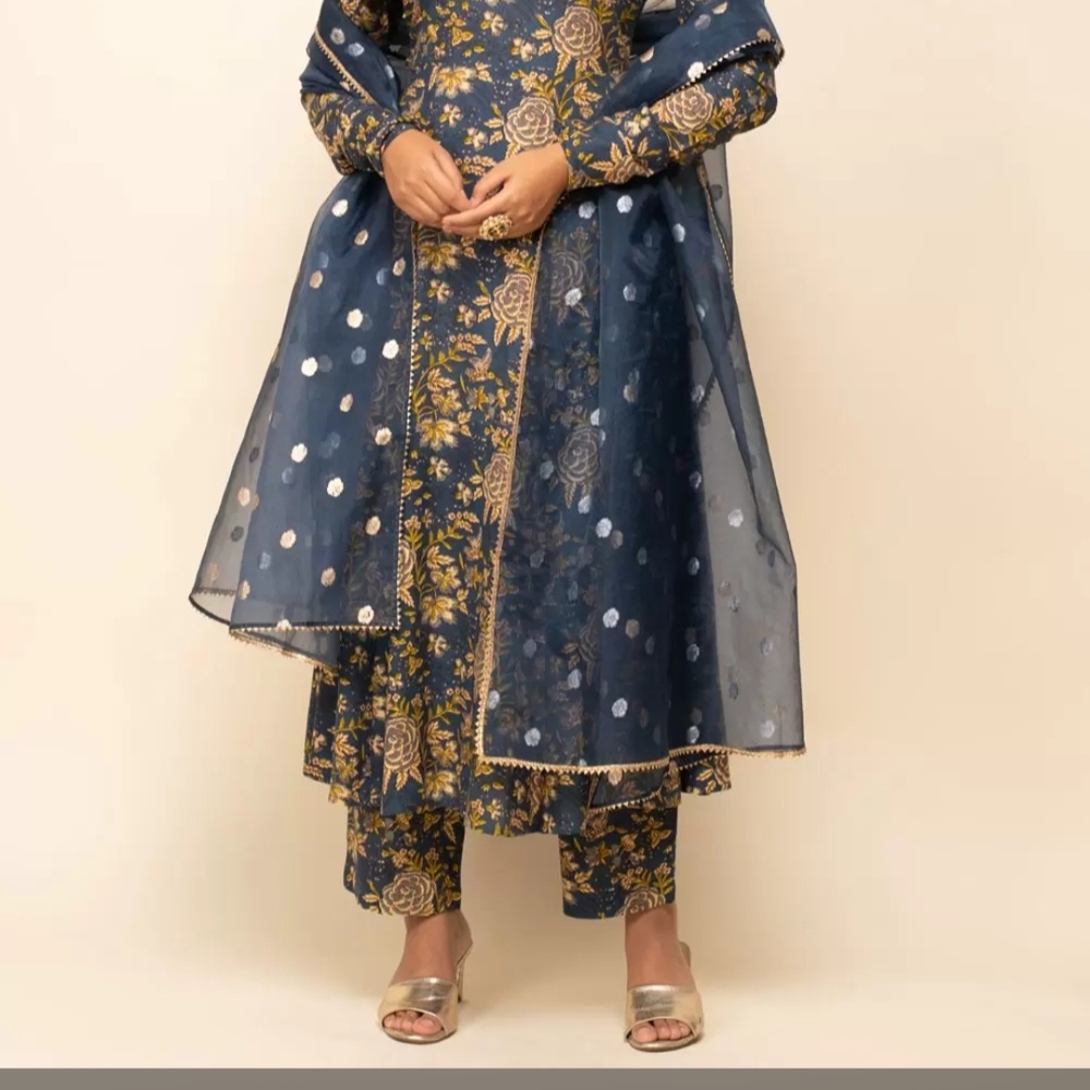 Elegant Floral Blue and Gold Women's Printed Cotton Trendy Salwar Suit